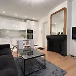 Luxury Appartment, Champs Elysées, Neuf !
