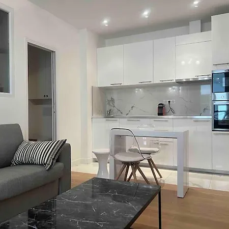 Luxury Appartment, Champs Elysees, Neuf ! Paris