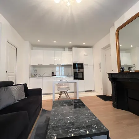 Luxury Appartment, Champs Elysées, Neuf ! *
